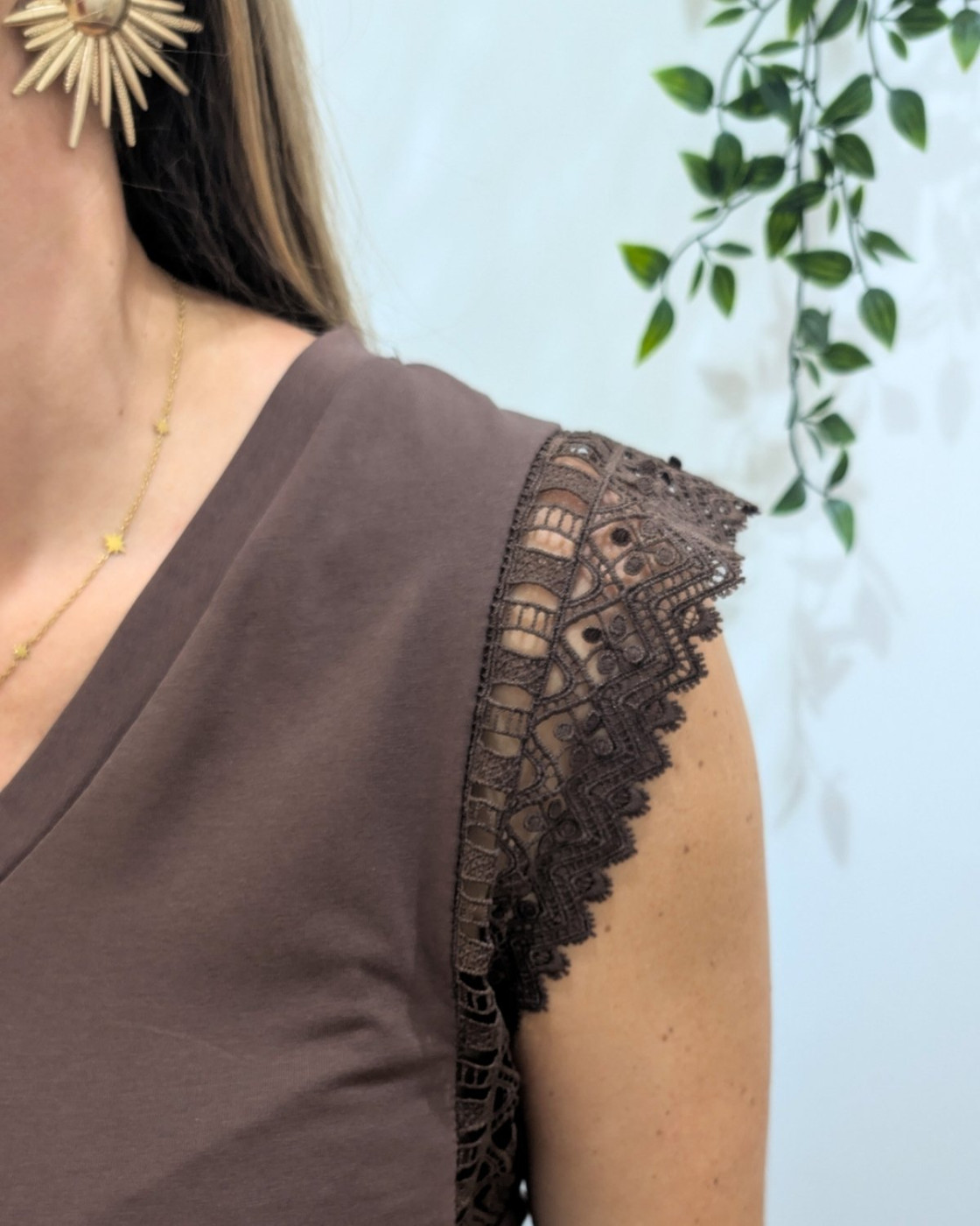 Top femme marron manches brodées Zaira