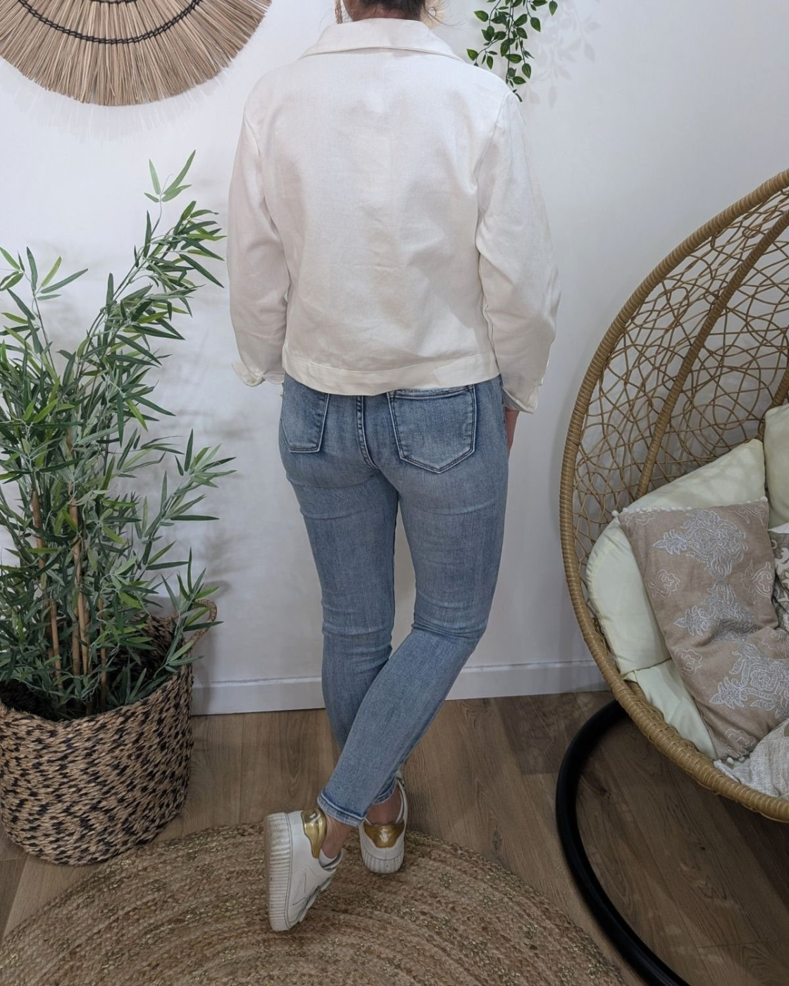 Veste femme écrue broderies beiges Ilyana