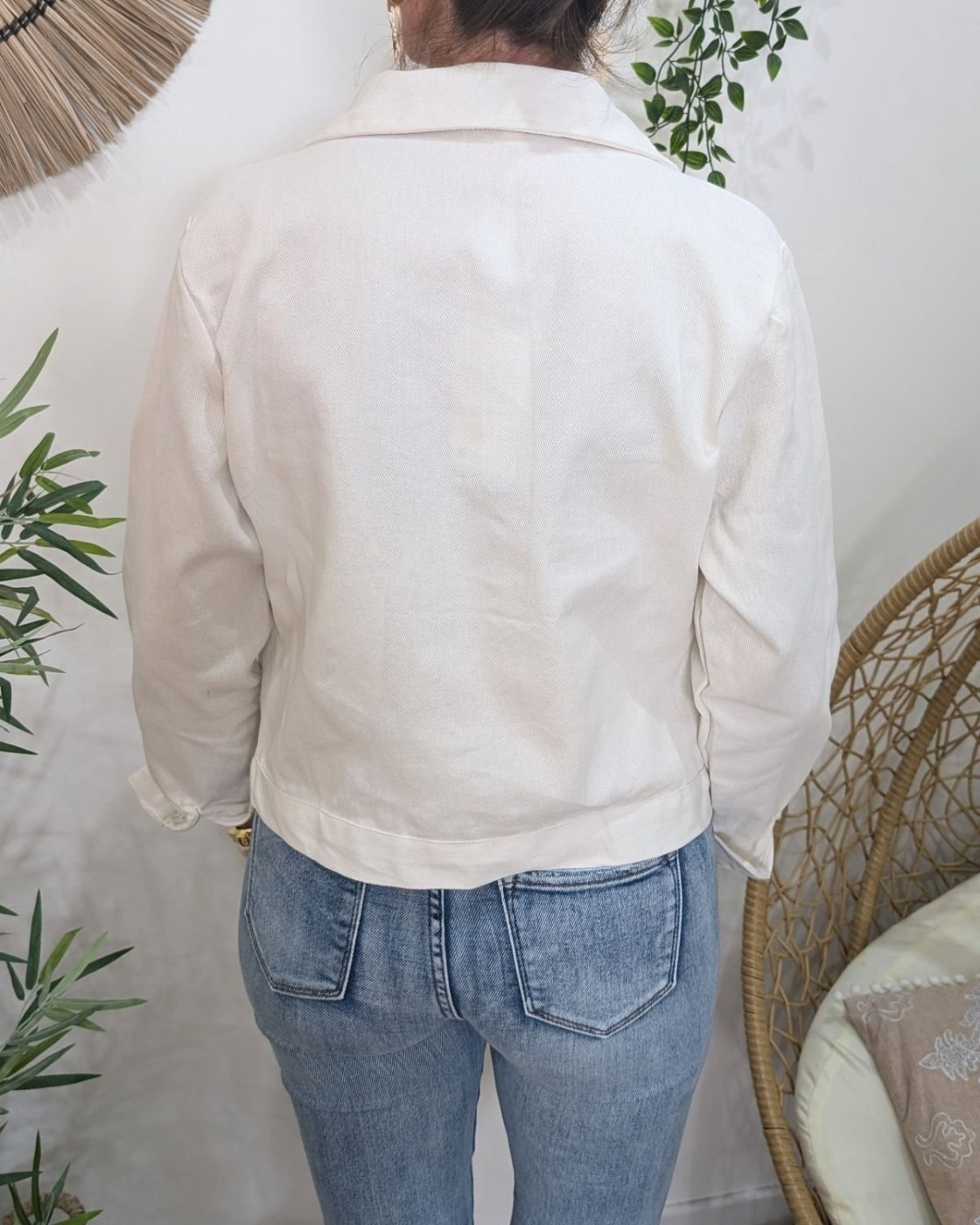 Veste femme écrue broderies beiges Ilyana