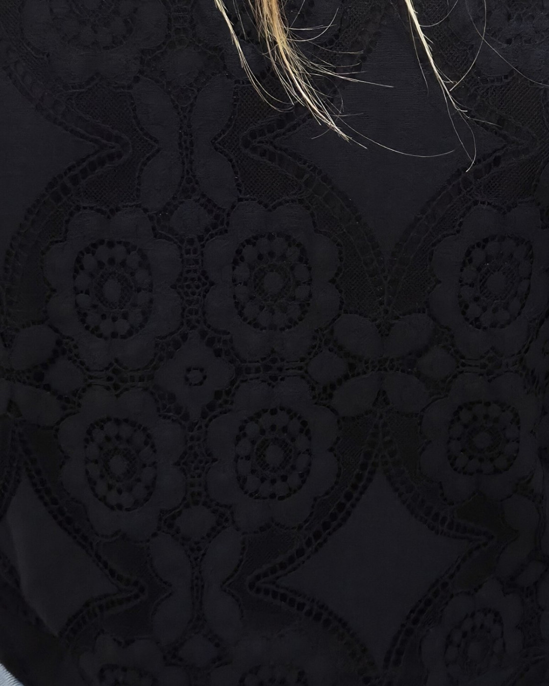 Veste femme fine courte noire dentelle