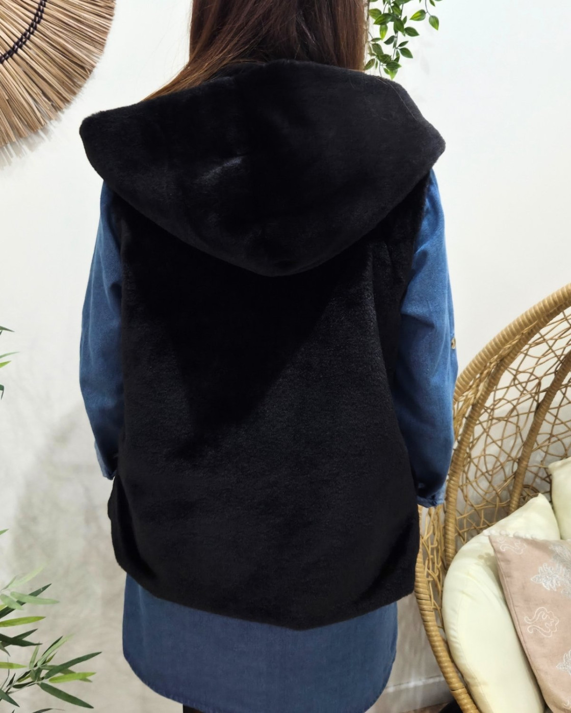 Veste sans manche femme à capuche fausse fourrure