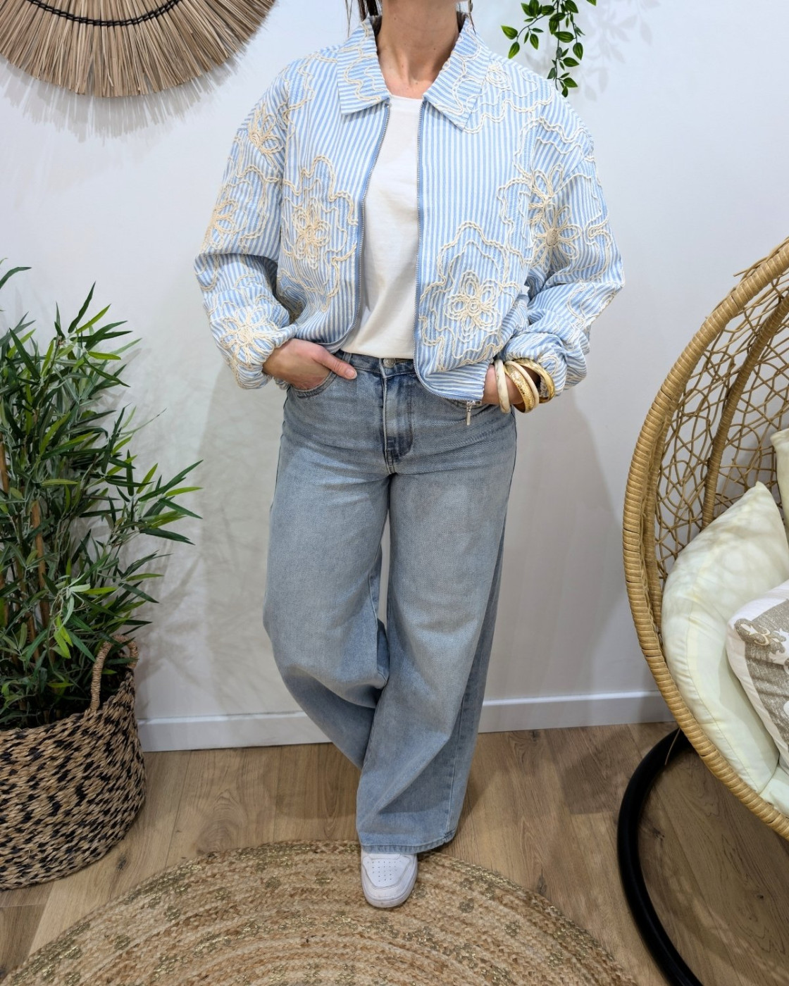 Bombers femme rayé à broderies beige et bleu ciel Adélija