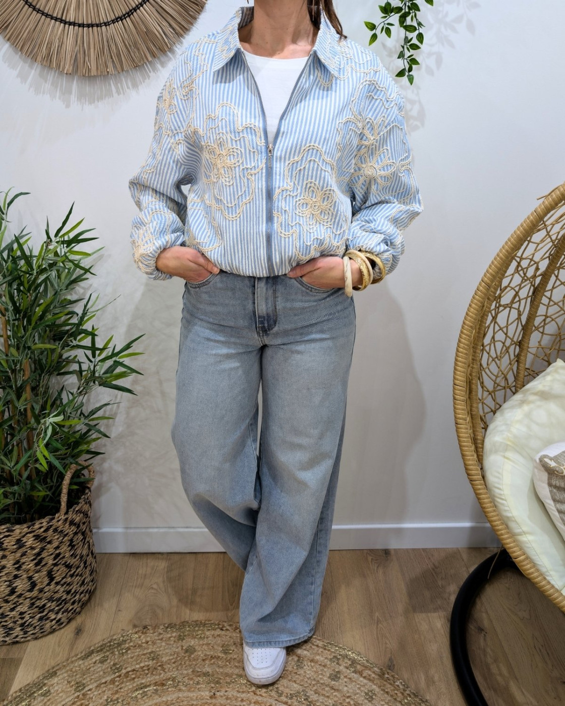 Bombers femme rayé à broderies beige et bleu ciel Adélija