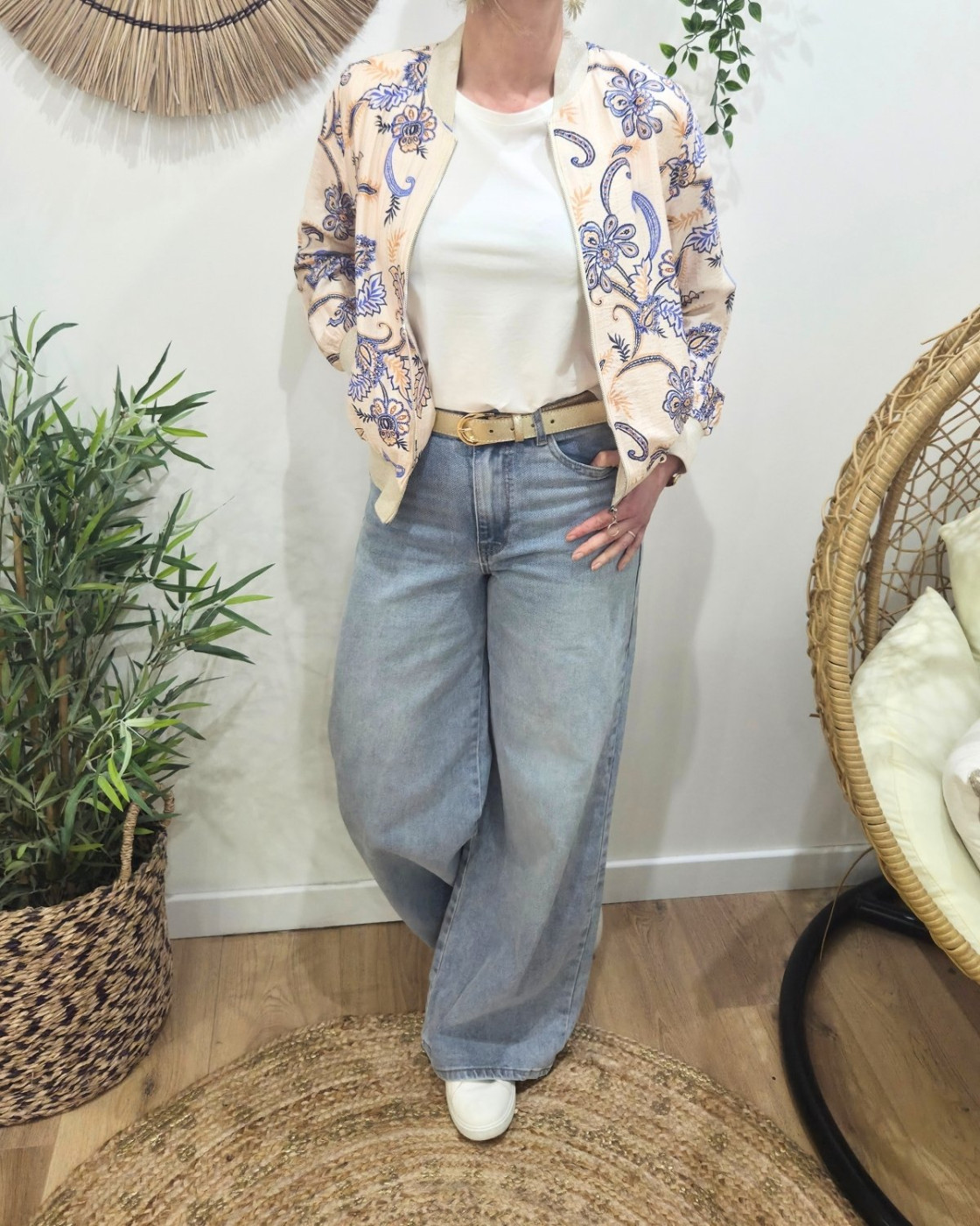 Bombers femme beige à motifs fleuris bleus Marcella