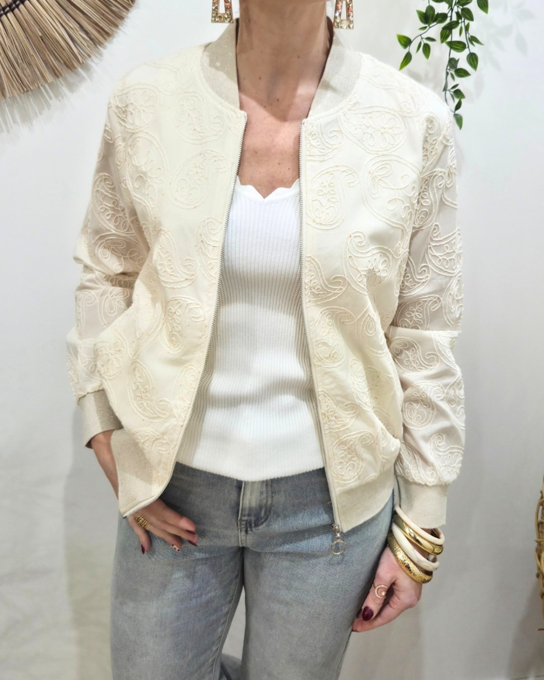 Bombers femme beige broderies cachemires et sequins dorés