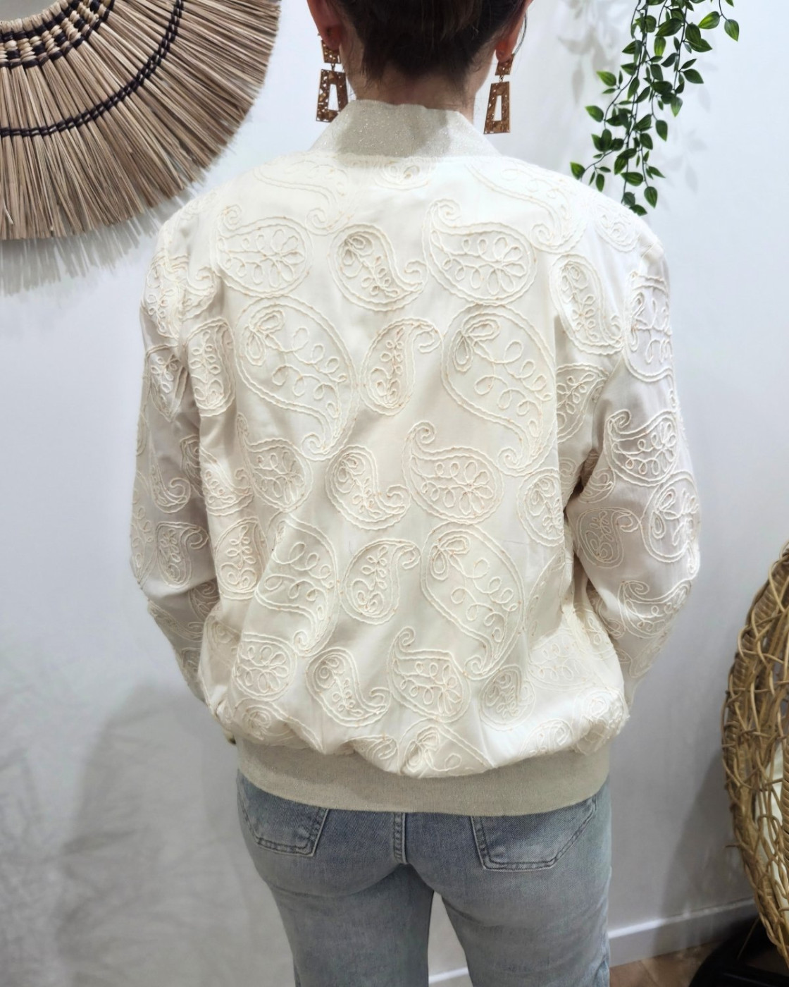 Bombers femme beige broderies cachemires et sequins dorés