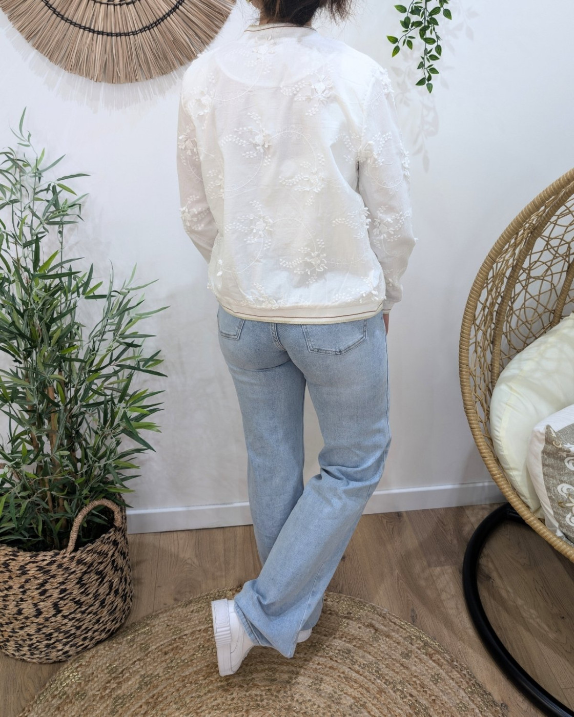 Bombers femme écru fleurs brodées relief