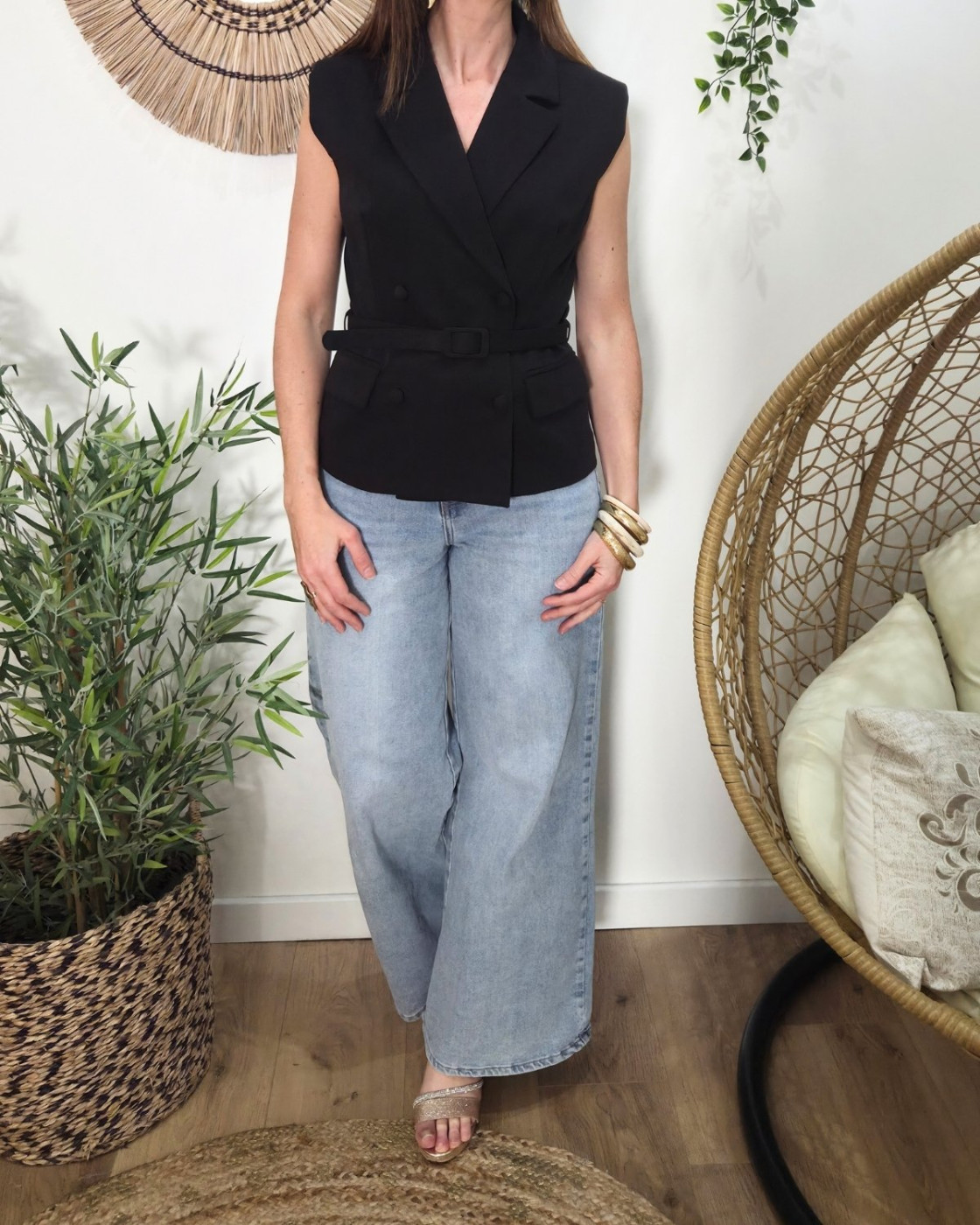 Blazer court femme sans manches avec ceinture noir
