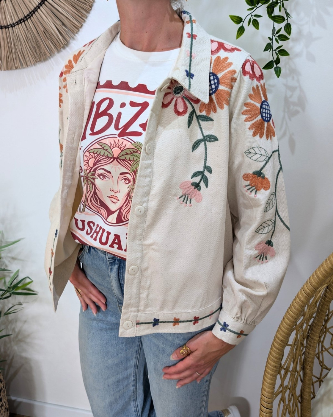 Veste femme beige broderies fleurs Loredana