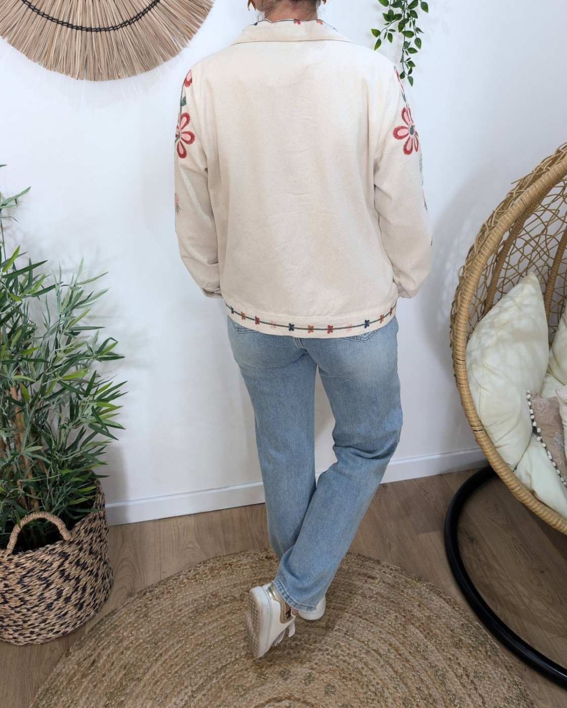 Veste femme beige broderies fleurs Loredana
