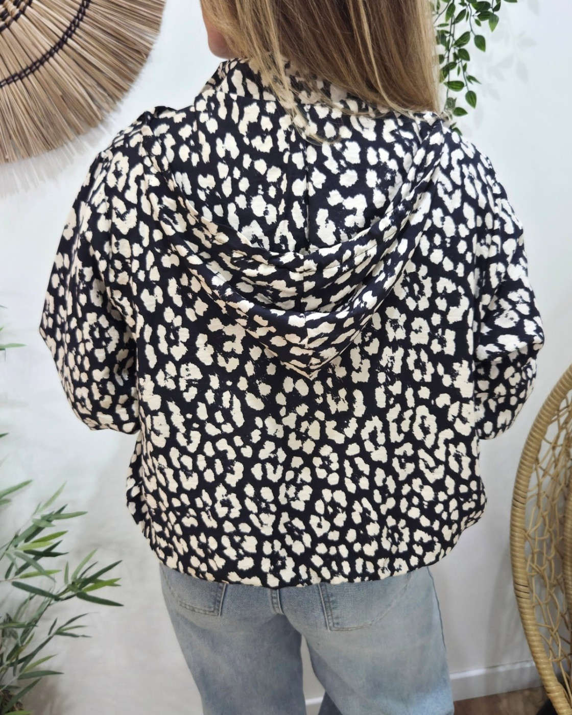 Veste femme à capuche léopard noire et beige