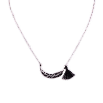 Collier MILE MILA acier argent plume et pompon noir