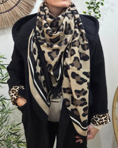 Echarpe femme léopard taupe et noire bordures rayées