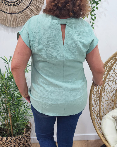 Blouse femme vert d'eau liseré doré dos noué