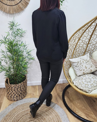 Blouse femme noire épaule et manches brodées Albertina
