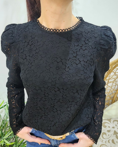 Blouse femme noire broderies fleuries Géraldine