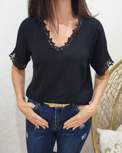 Blouse femme noire  manches et col brodés Tylia