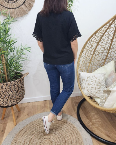 Blouse femme noire  manches et col brodés Tylia