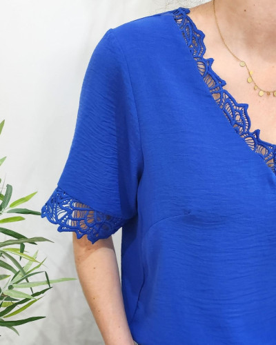 Blouse femme bleu roi manches et col brodes Tylia 27186