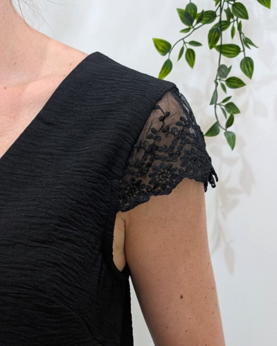 Blouse femme noire dos et manches dentelle Enya