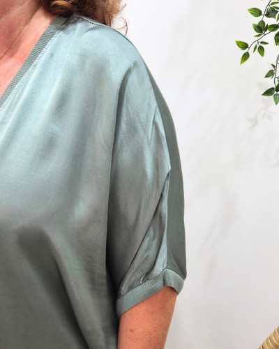 Blouse femme boutonnée satinée