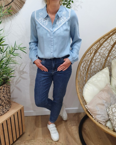 Chemisier femme bleu jean broderies fleuries