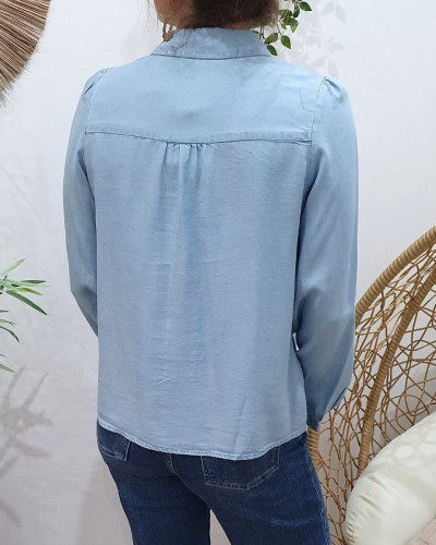 Chemisier femme bleu jean broderies fleuries