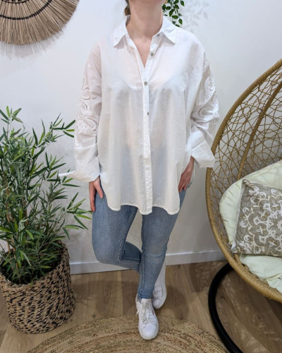 Chemisier femme oversize manches fleurs brodées ajourées