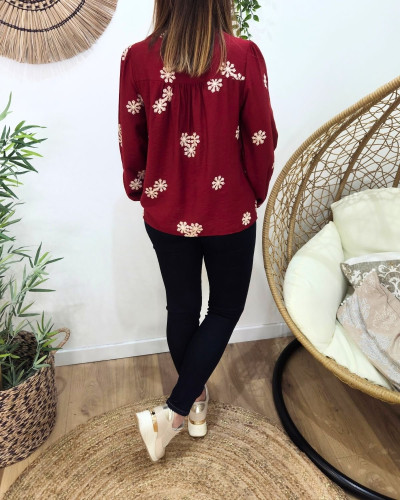 Chemisier femme rouge bordeaux broderies beiges Aléthéa