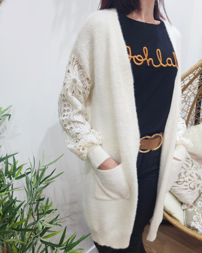 Gilet femme écru manches brodées Malya