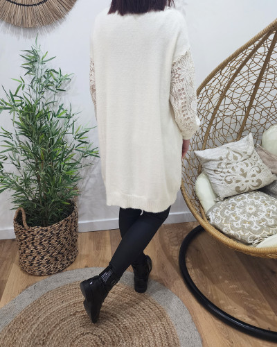 Gilet femme écru manches brodées Malya