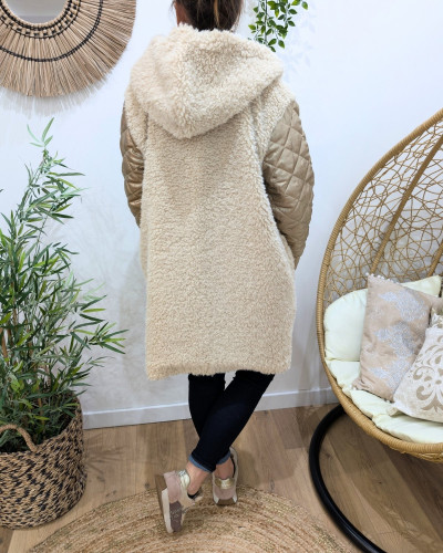 Manteau long femme bouclettes beige manches et poche matelassées dorées