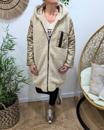 Manteau long femme bouclettes beige manches et poche matelassées dorées