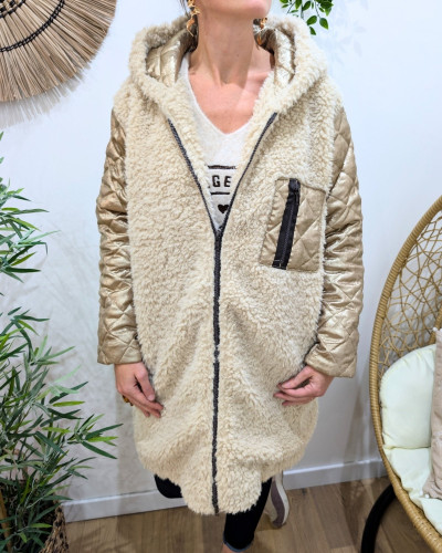 Manteau long femme bouclettes beige manches et poche matelassées dorées