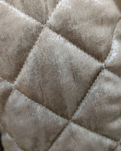 Manteau long femme bouclettes beige manches et poche matelassées dorées