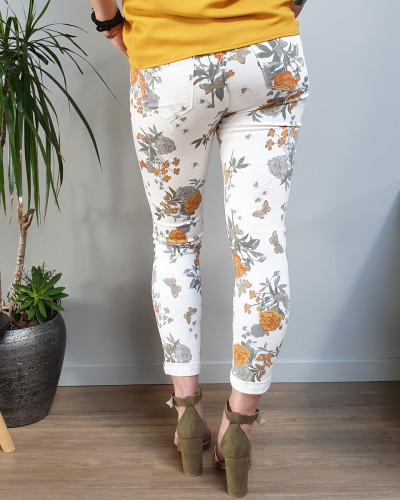 Pantalon blanc fleurs et papillons oranges et grises taille haute