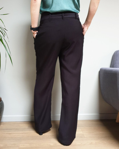 Pantalon fluide évasé noir taille haute ceinturé