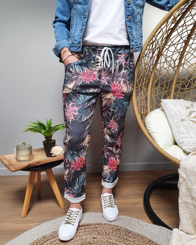 Pantalon fluide noir feuillages exotiques multicolores