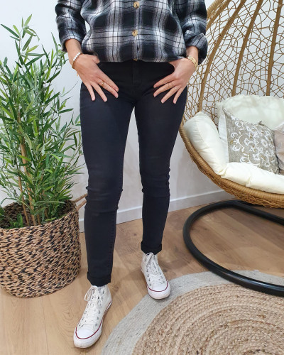 Jean femme noir slim coupe confort effet légèrement délavé