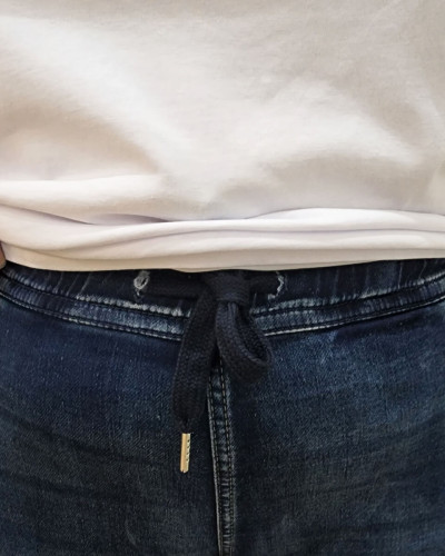 Jean femme fluide élastique jean foncé délavé poches zippées