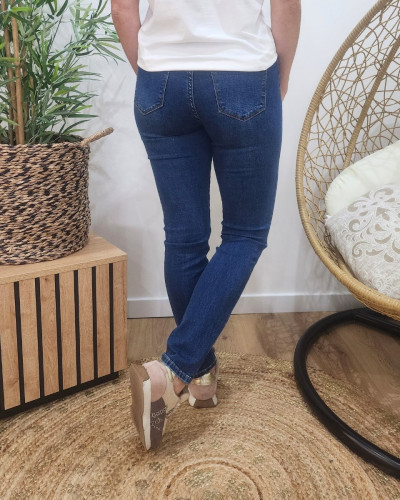 Jean femme slim bleu légèrement délavé coupe confort