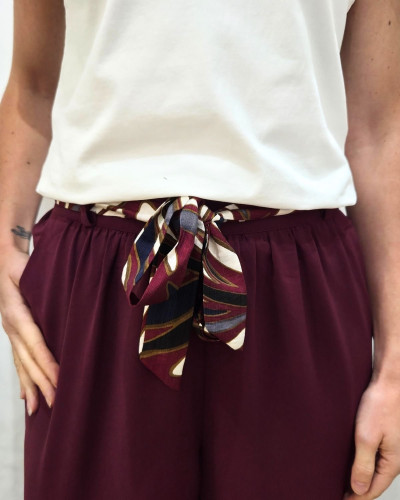 Pantalon fluide femme large rouge bordeaux ceinture à motifs Maïra