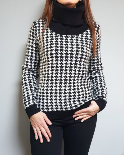 Pull pied de poule col montant noir et blanc
