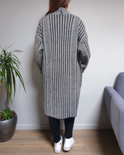Long gilet noir et blanc rayures ethniques
