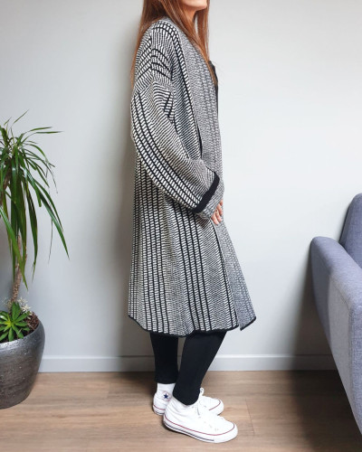 Long gilet noir et blanc rayures ethniques