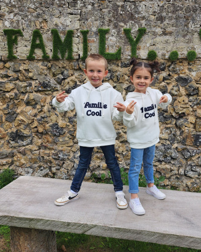 Sweat à capuche enfant broderie Famille Cool