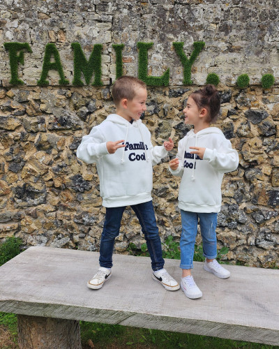 Sweat à capuche enfant broderie Famille Cool