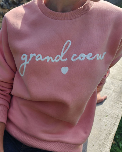 Sweat femme rose broderie Grand cœur