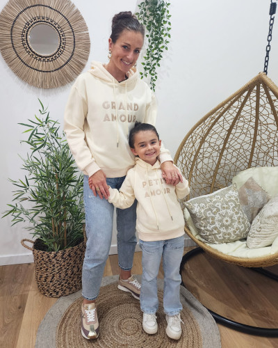 Sweat à capuche enfant beige broderie Petit Amour