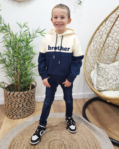 Sweat à capuche enfant beige et bleu marine Brother